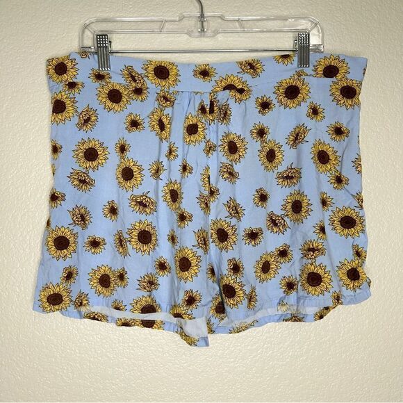 No Boundaries Blue Sunflower Tie Front Shirt & Short Set - Picture 10 of 13